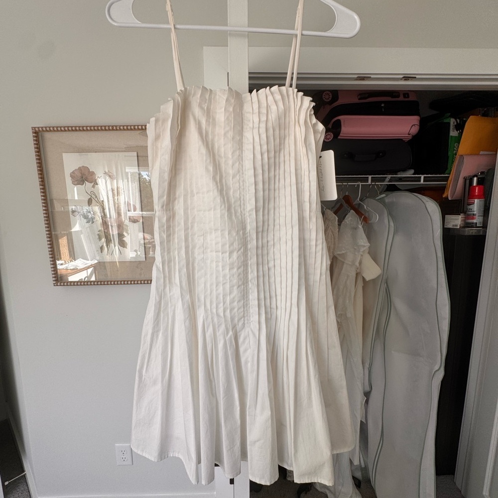 Chic White Pleated Mini Dress